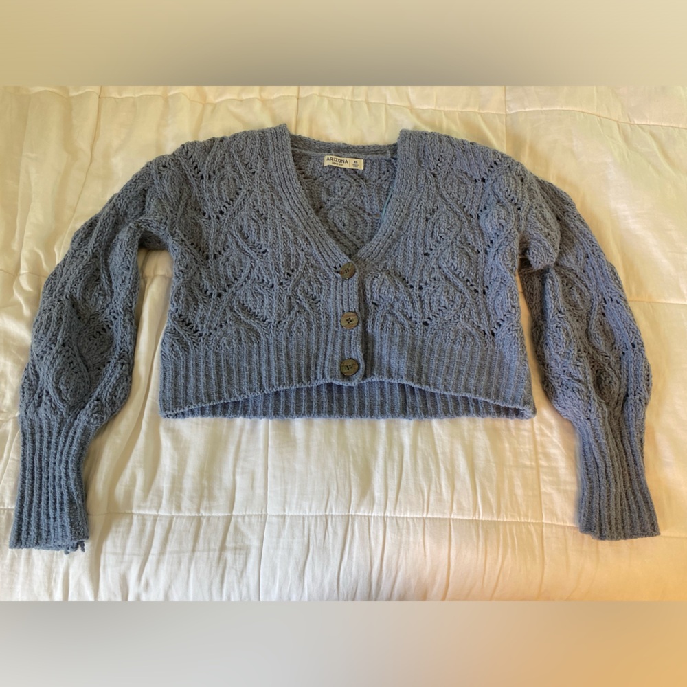 Arizona Blue Cable Knit Cardigan with V-Neck and Cropped Length
